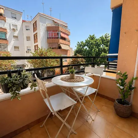 Apartament Cozy Walk To Beach&train